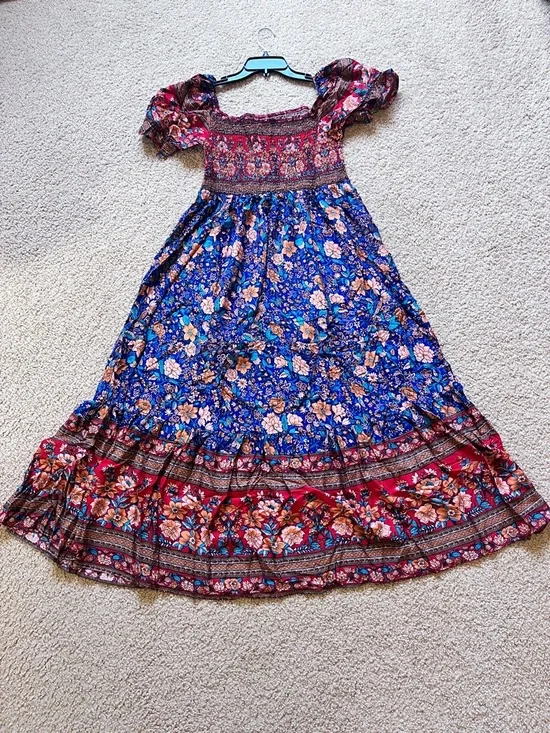 Boho Floral Maxi Dress
Smocked Off Shoulder Summer
Vacation - Picture 2 of 6